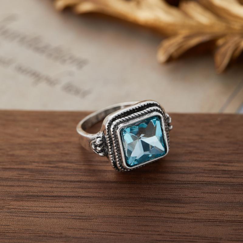 New Niche Retro Trend Geometric Square Carved Floral Geometric Ring Women's Niche Ethnic Style Holiday Accessories Gift