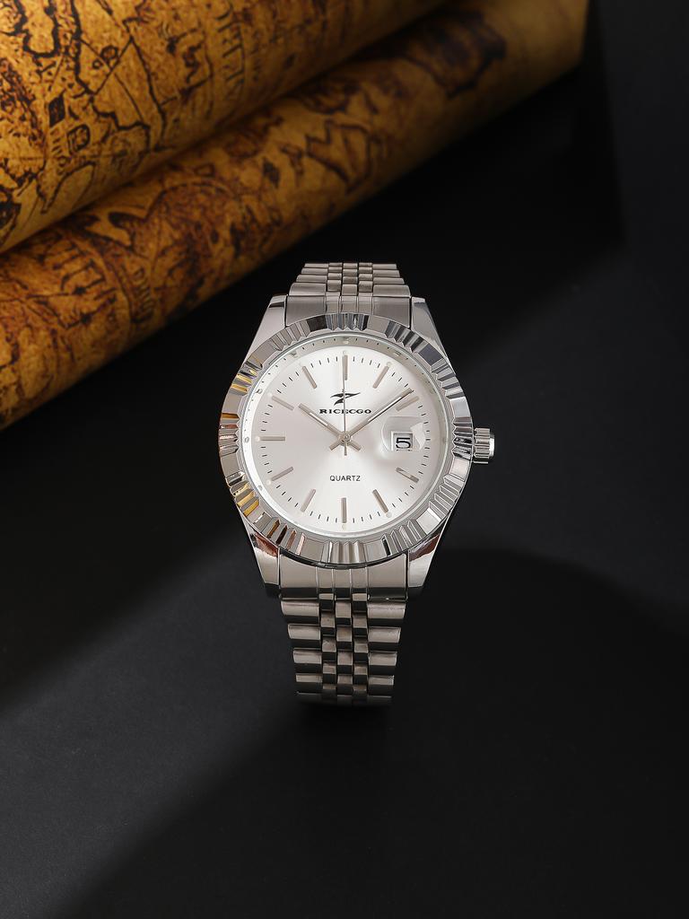 A durable stainless steel strap with a quartz movement for men's watches suitable for business leisure multiple scenarios or
