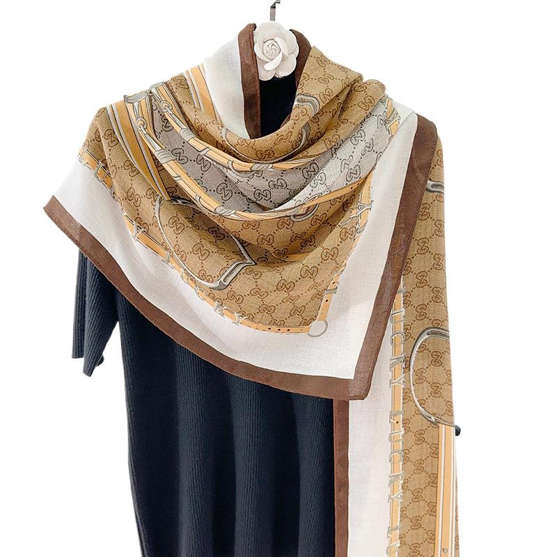 Elegant literary and artistic fan, niche creative printed scarf, high-end sense, fashionable temperament, air-conditioned room with shawl outside
