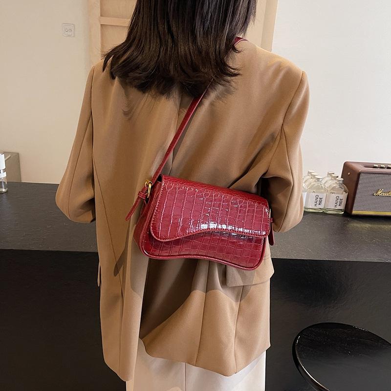 Klappe Magnetschnalle Schulter Umhängetasche Arbeit Pendler Mode Einfache Achselhöhle Kleine Quadratische Tasche Handheld Orgel Damentaschen