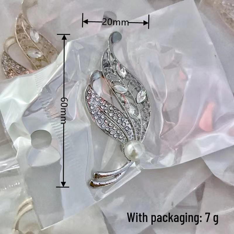 European & American Rhinestone Retro Gypsophila Eight-Pointed Star Brooch for Sweaters & Scarves