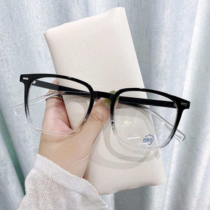 Women's TR90 Color-Changing Myopia Glasses: Large Frame, Versatile Cold Tea Hue, Anti-Blue Light.