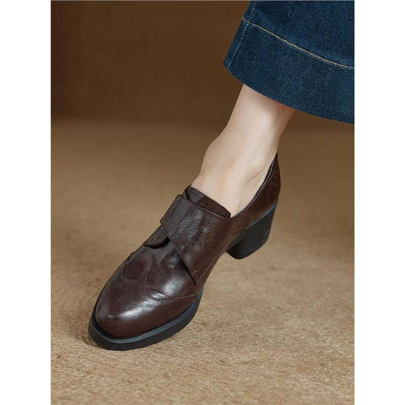 Strong win spot! 2025 spring new soft leather thick heel medium heel French British loafers black deep mouth women's single shoes