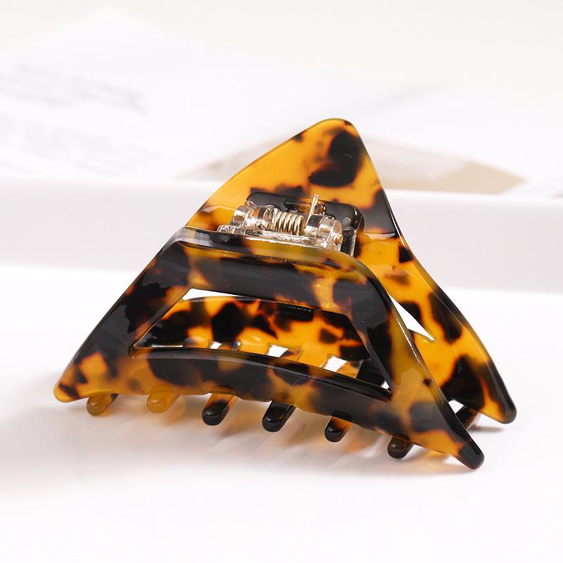 Korean-Style Trendy Hair Accessories: Simple Triangular Acetate Claw Clip for Women