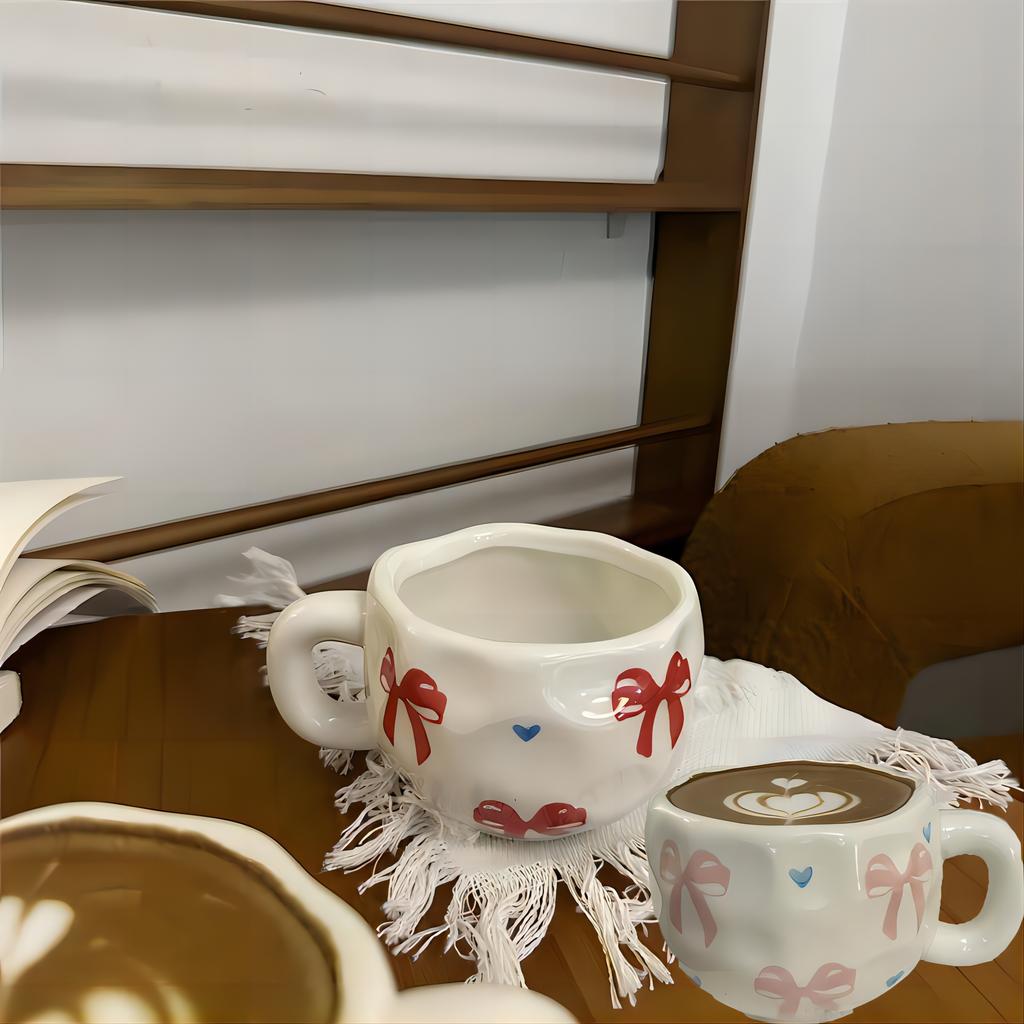 Vintage ručně malovaný květinový ručně vyráběný keramický šálek, ručně mačkaný nepravidelný šálek na kávu