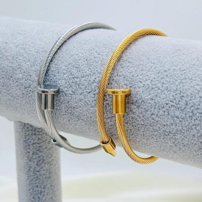 Europeisk & Amerikansk Stil Dame Rustfritt Stål Justerbar Neglekuff Armbånd