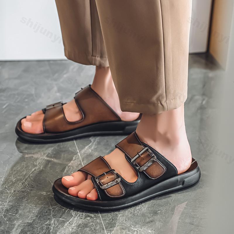 Men's Summer Slippers 2025 Breathable Outdoor Beach Sandals Non Slip Flip Flops New Flat Slippers High Quality Men's Shoes