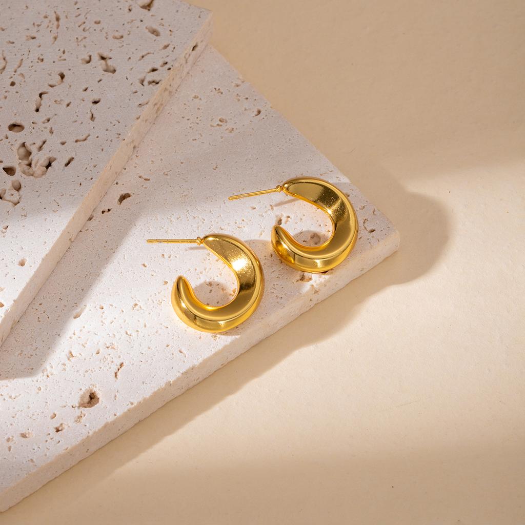 Metal Wind Geometric Hollow C-Shaped Stud Earrings Retro High-End Stainless Steel Earrings Personalized Atmosphere Earrings