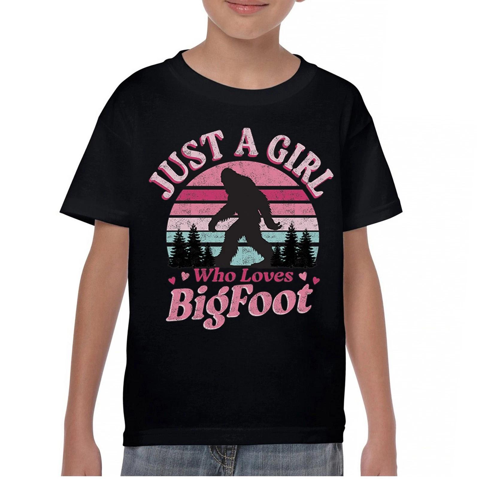 

Girl Who Loves Bigfoot Youth kids boys T-Shirt Sasquatch Cute Gift Vintage Sunset Kids 130