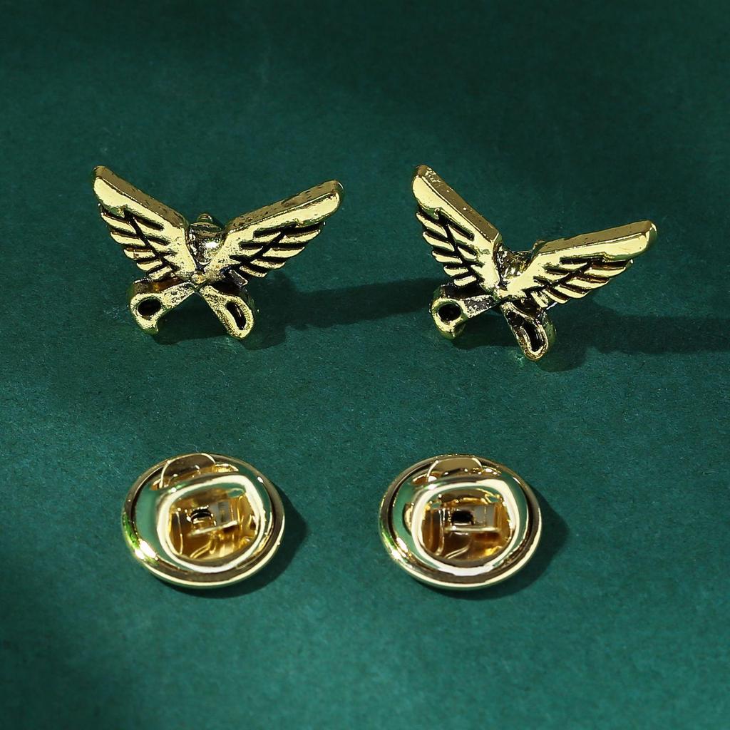 "Men's Korean Bee Brooch Collar Pin for Suits"