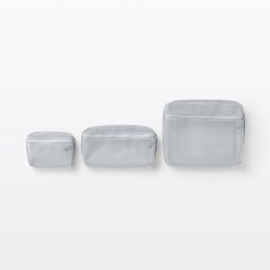 Muji 3D Mesh Case L