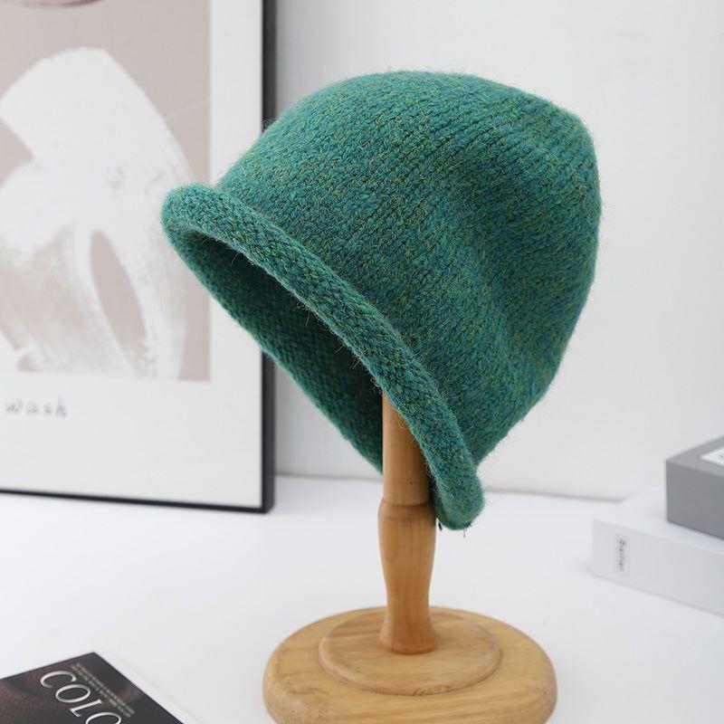 Simple solid color knitted hat for women, small face in autumn and winter, casual versatile wool hat, warm ear protection, stacked hat