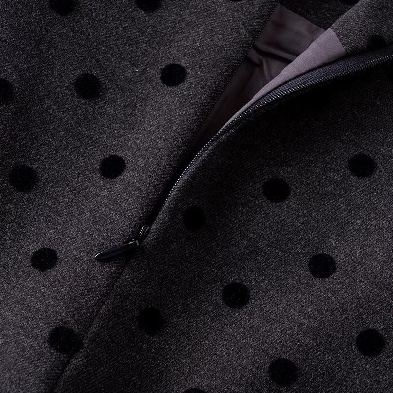 Nové dámské šortky s vysokým pasem s puntíky z tvídu A-střihu bootcut na podzim/zimu 2024