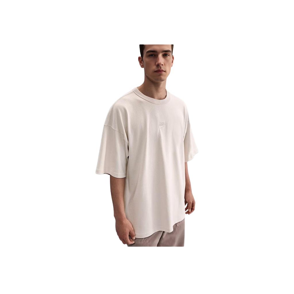 Nike Einfarbig Locker Geschnitten Überschnittene Schultern Rundhalsausschnitt Kurzarm T-Shirt Herren Oberteile Hellbeige HF9607-072