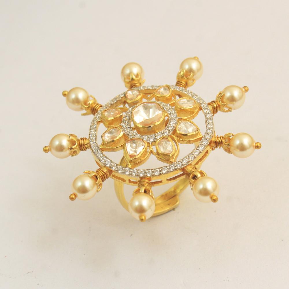 

Кольцо Kundan Polki с жемчугом и позолотой из стерлингового серебра
