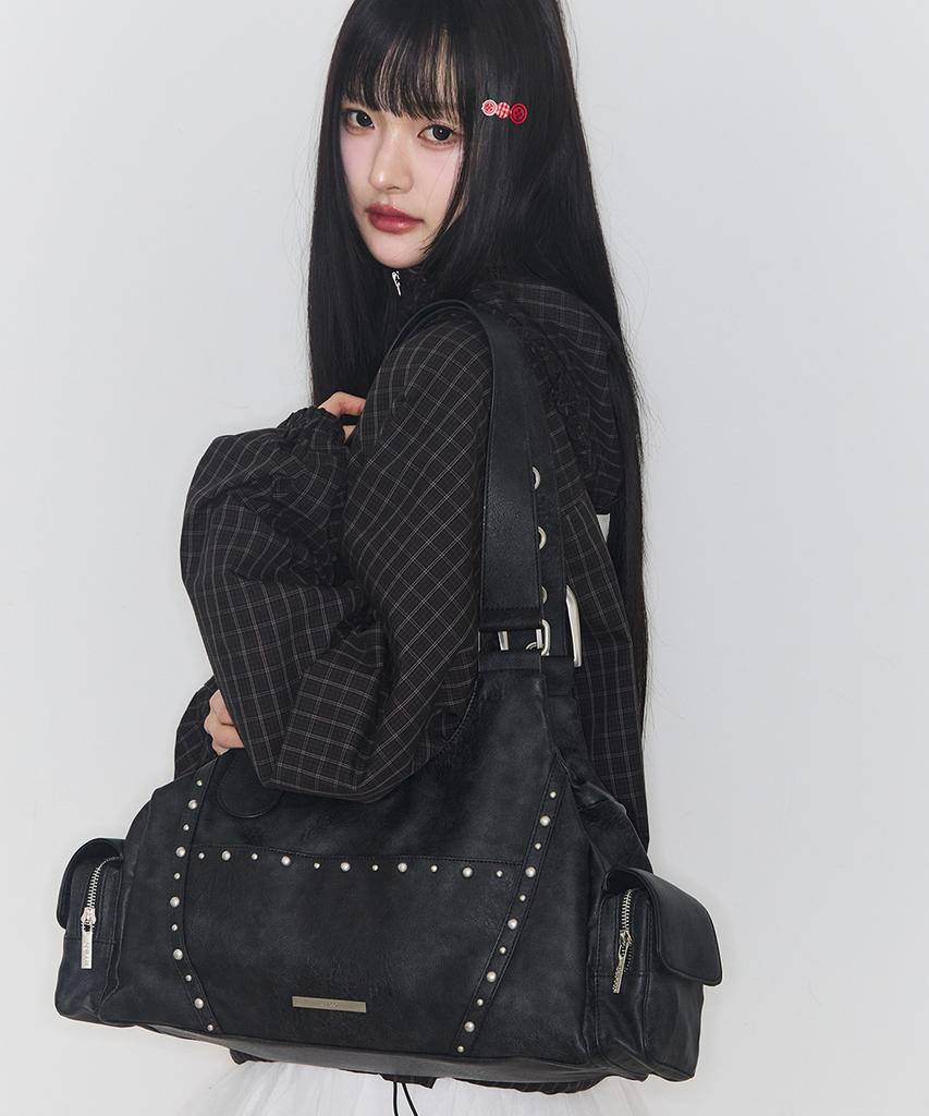 Illigo Loop Double Pocket Shoulder Bag Black