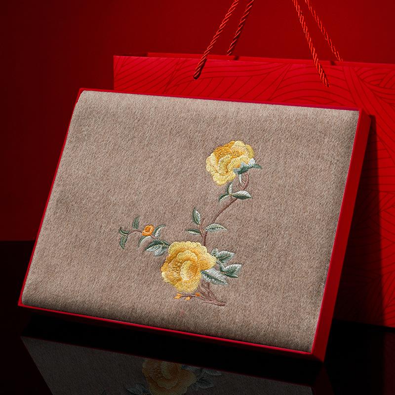 

Белый шерстяной шарф женский зимний с небольшой вышивкой модный теплый универсальный шарф для мамы и пожилых людей подарок на день рождения