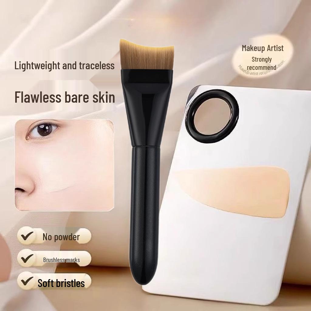 

Бесшовный кисть-полумесяц с плоской головкой для тональной основы - Минимальное впитывание