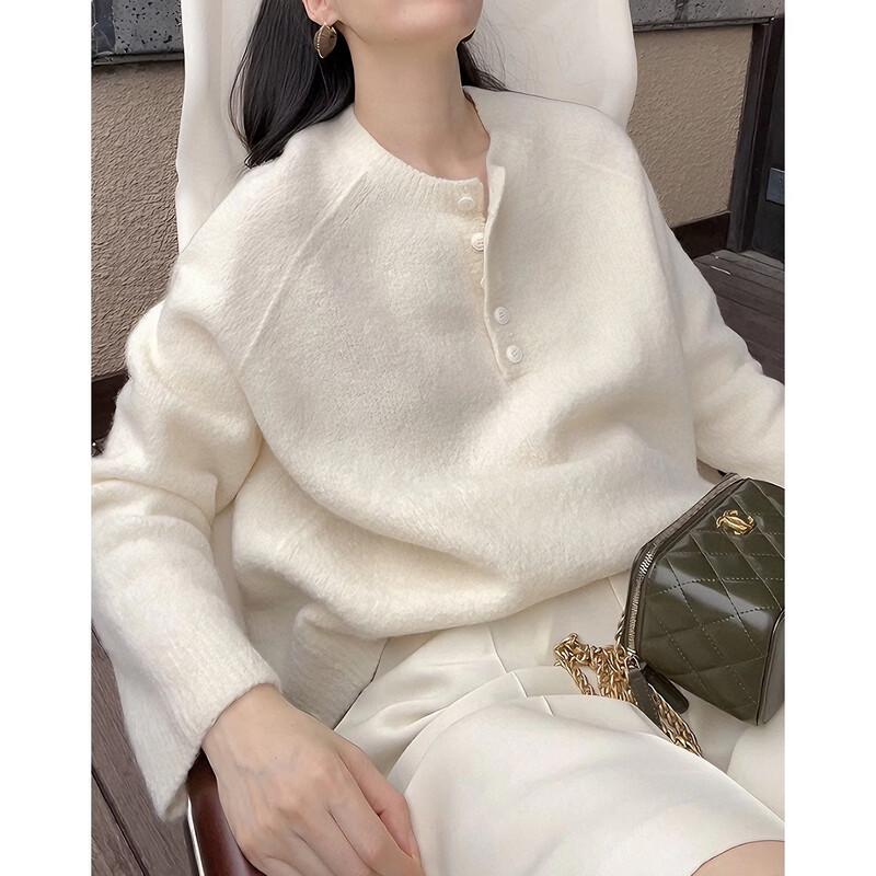 Demana Women s Relaxed Fit Round Neck Knit Sweater M