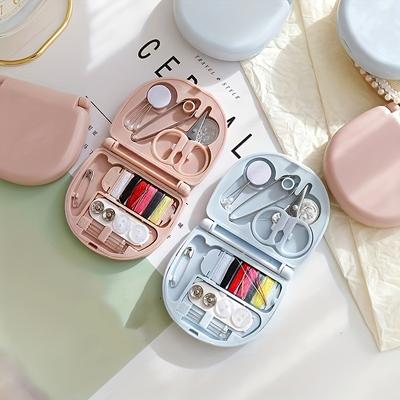 1 pz Mini Kit da Cucito Portatile, Kit da Cucito Pieghevole per Principianti, Strumenti di Emergenza per Riparazioni di Abbigliamento per Viaggiatori, Forniture per Cucito Fai da Te e Accessori per Cucito