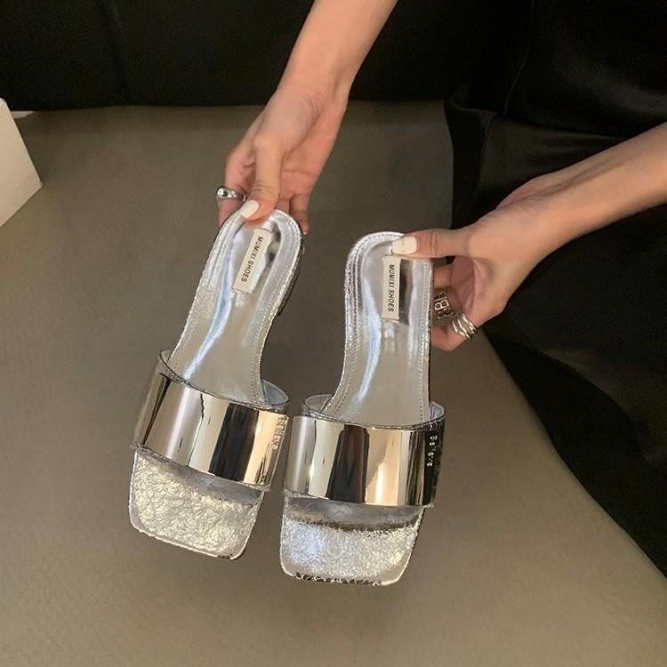 

Fashion versatile slippers summer new fashion thin heel slippers open-toe temperament cool slippers 42 серебряный