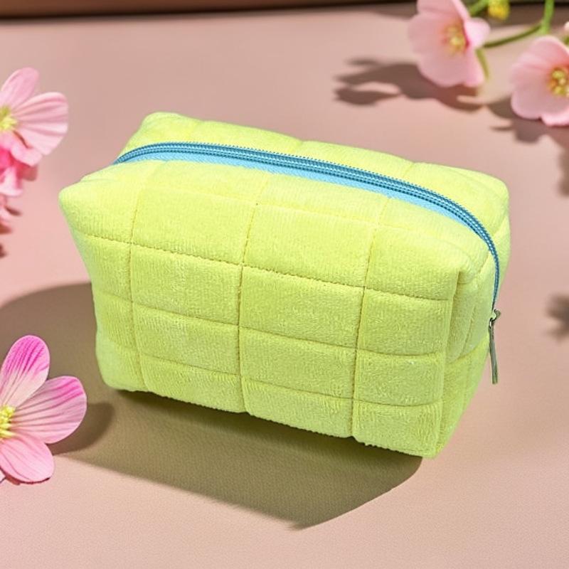 

Cute Fur Makeup Bag For Women Zipper Large Solid Color Cosmetic Bag Travel Make Up Toiletry Bag Washing Pouch Plush Pen Pouch