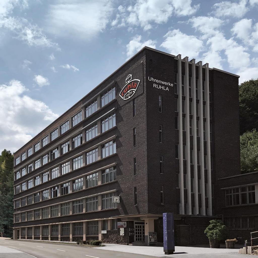 Bauhaus Aviation Eurofighter Quartz Officially Imported Men's 2576-4QZ Pilot's Watch, Movement,