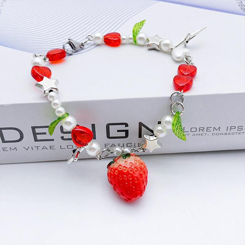 Exquisite Strawberry Charm Bracelet Sweet Cute Handmade Beaded Bracelet Fresh All-Match Wrist Chain For Women Girls Party Gift