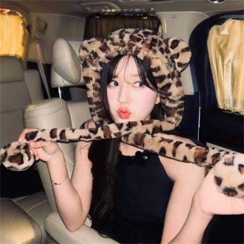 Modische Leopard Bärenohren Uschanka Mütze für verschiedene Kopfgrößen Winter Herbst Verdickte Pullover Beanie Mütze für Freizeit Reisen