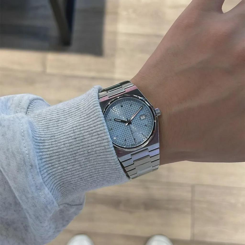 Kadranında Elmaslarla İşlenmiş Takımyıldızları Bulunan Zarif Yıldızlı Gökyüzü Kuvars Saat Kadınlar İçin