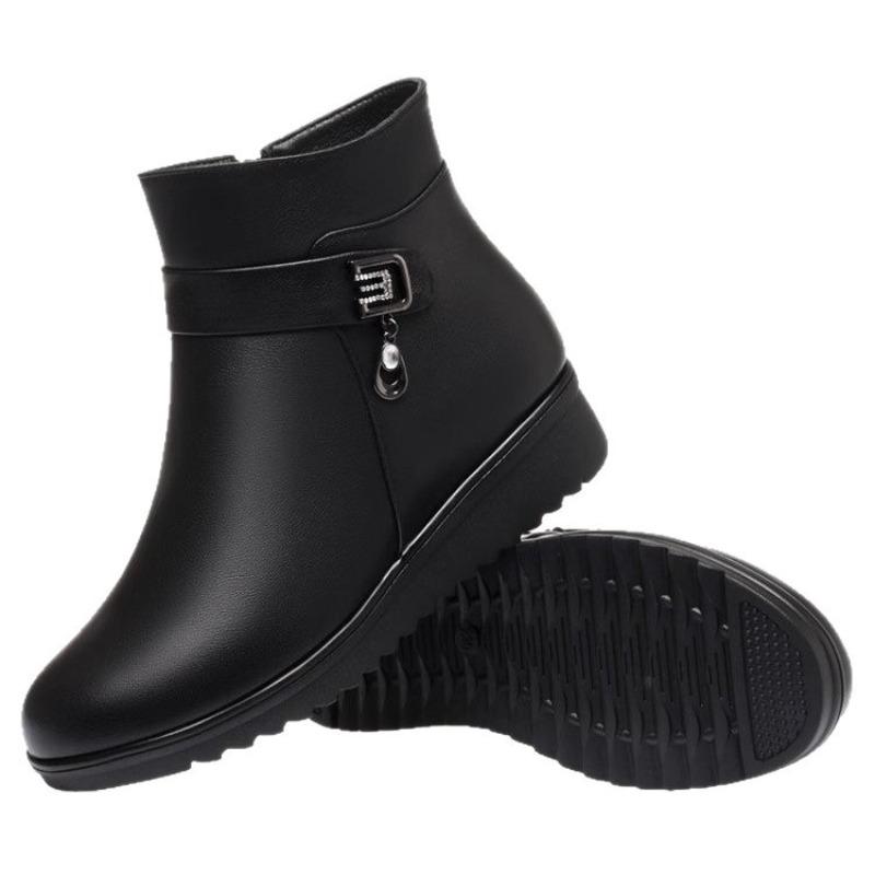 Flat-bottomed non-slip short boots autumn and winter new fashion boots piled thickened cotton shoes soft leather Martin boots women's shoes