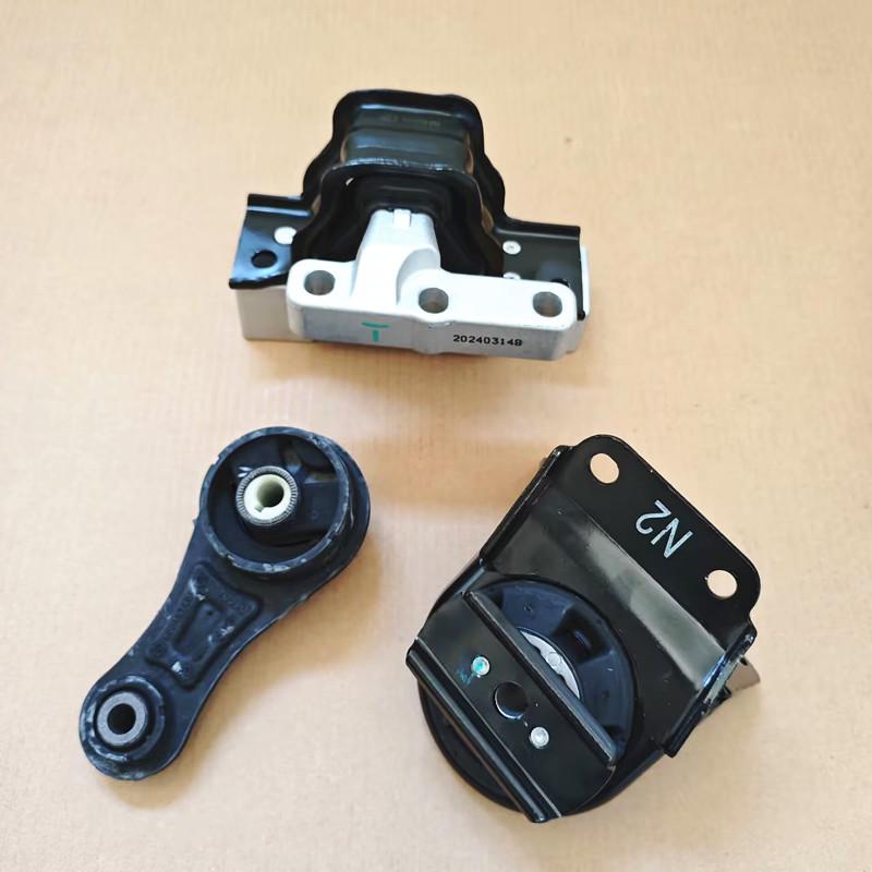 Engine and Transmission Mounts for Roewe 350 MG5: Includes Oil Pan Lower Mount and Fan