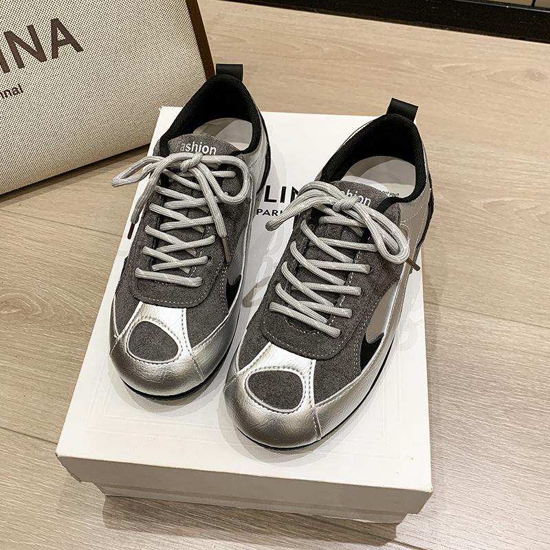 

2025 autumn new flat-bottomed casual Forrest Gump shoes non-slip lace-up outdoor single shoes Korean version of versatile soft-soled women s shoes 40 серебряный