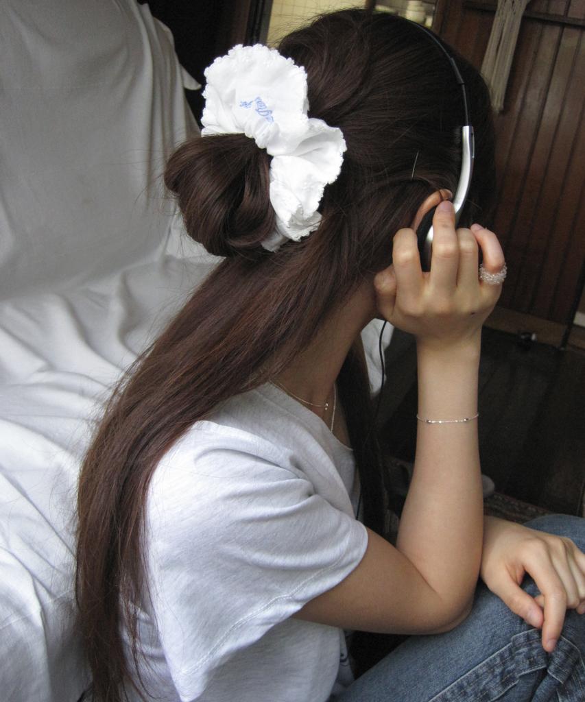 Dungeureon Someday Scrunchie