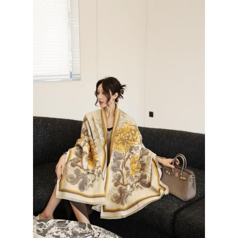 Elegant White Rose Print Thick Faux Cashmere Versatile Scarf For Women
