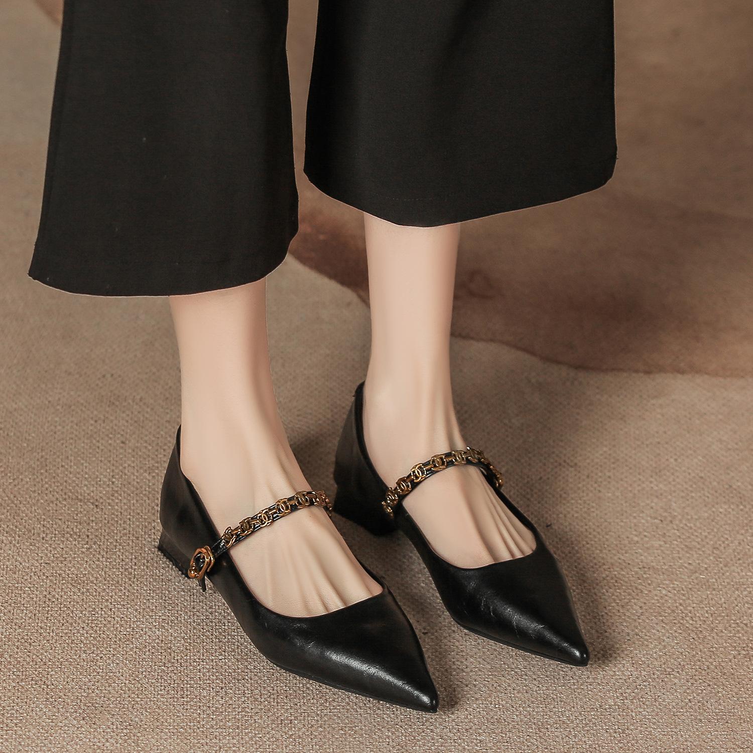 

Одно слово с металлическим ремнем туфли Мэри Джейн женские остроносые на низком каблуке легкие повседневные туфли черные универсальные нишевые темпераментные туфли 34