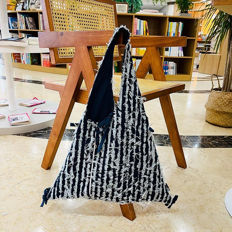 

Fashion large-capacity tote bag women s spring new trend contrasting color shoulder bag simple casual shoulder bag темно-синий