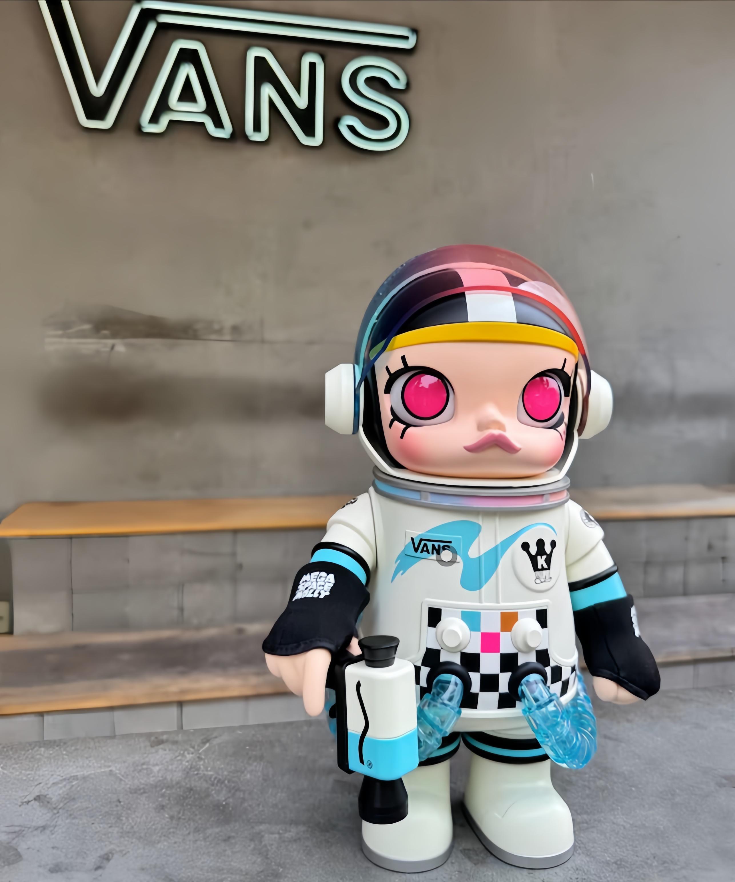 POP MART 400% MEGA SPACE MOLLY × VANS – Дизайнерская фигурка