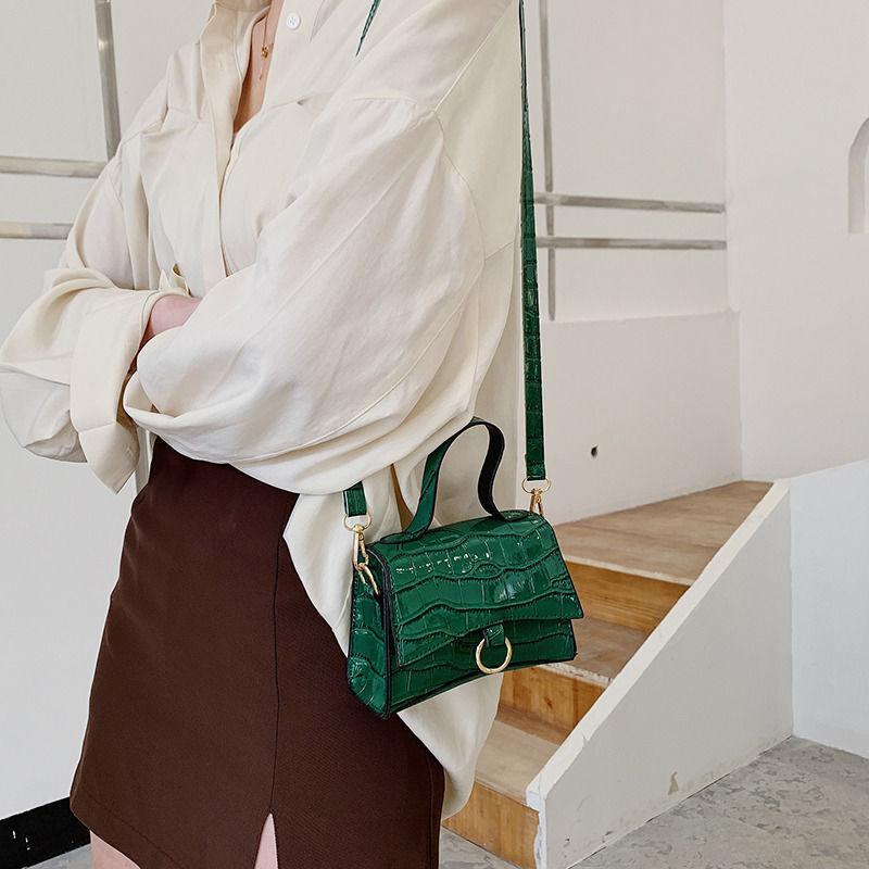 spring shoulder bags