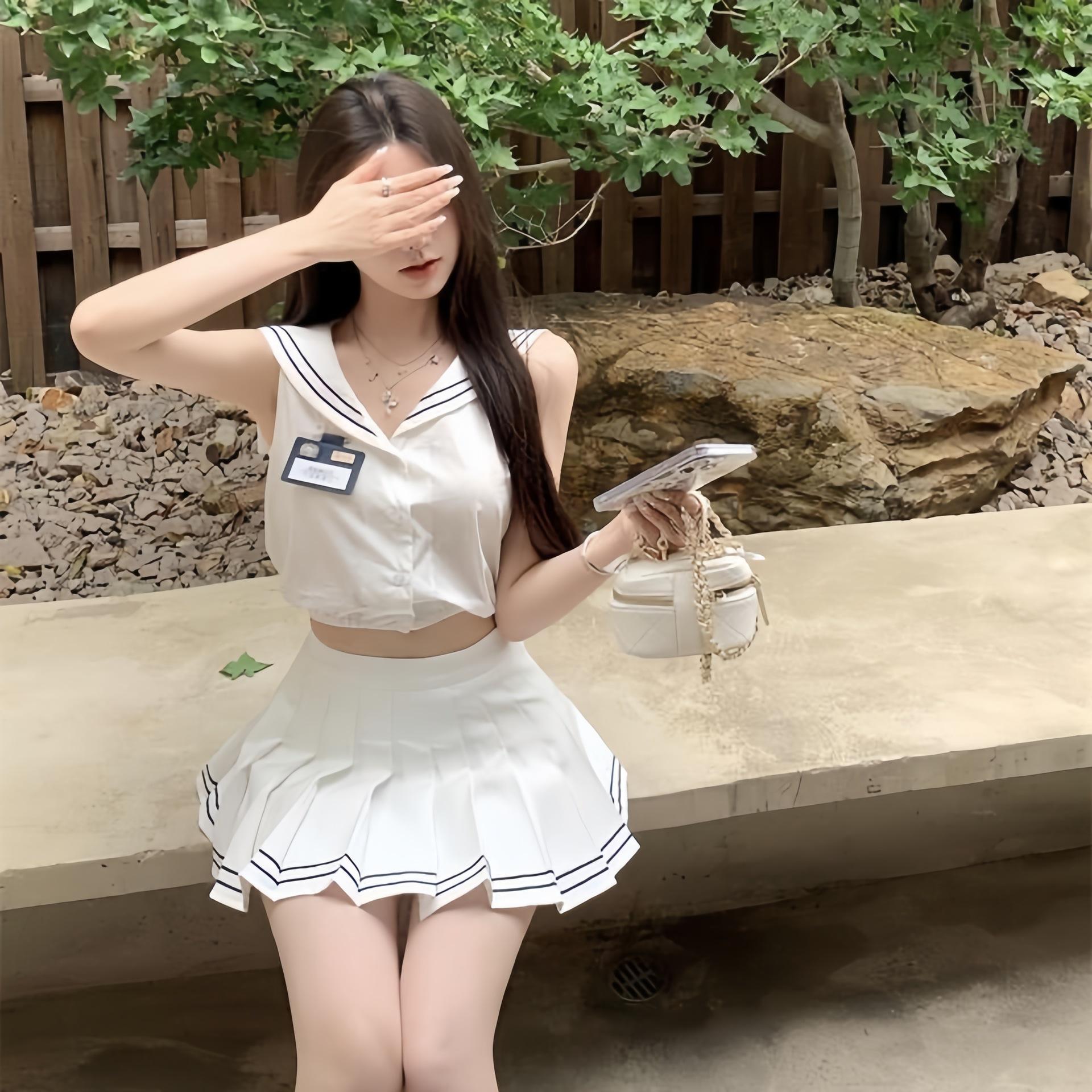 

Large size college suit summer navy skirt short shirt design sense niche sleeveless top Spice girl two-piece set M size 40-60kg