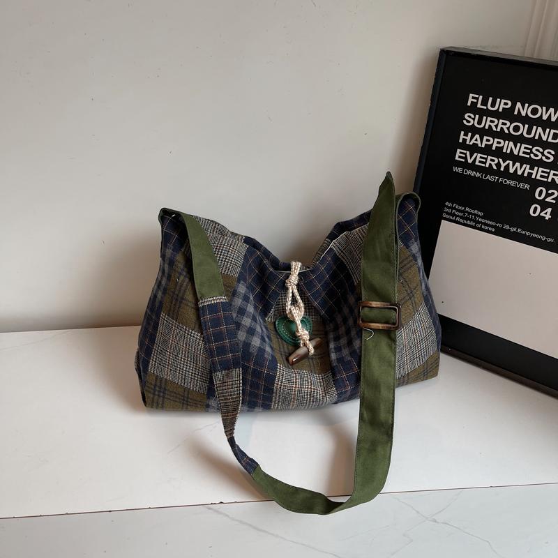 Pig Bag Women's Large Capacity Tote Bag Lightweight Retro Shoulder Crossbody Bag