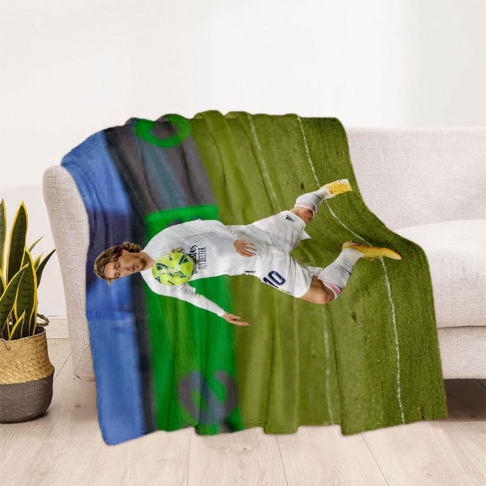 Football Player Action Blanket Soft Warm Cozy Suitable for Chair Office Picnics Four Seasons Universal Warmthful Decor Gifts For Family Or Friends