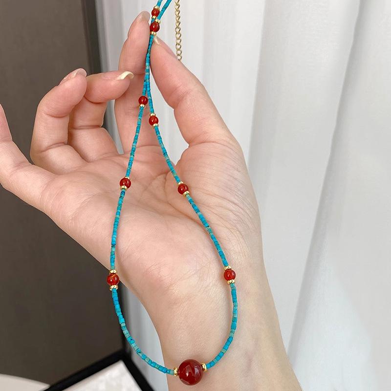 Brățară Stratificată cu Mărgele de Agat Roșu Turcoaz – Accente Aurii Bijuterii Boho de Protecție pentru Femei, Cadou Delicat