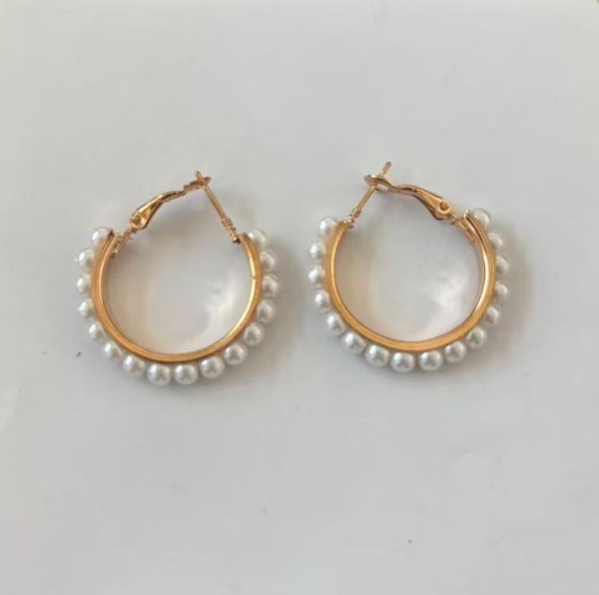 Korean Style Geometric Twisted Heart Earrings: Light Luxury Multi-Layer Niche Ear Jewelry for Women