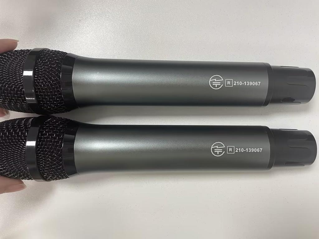 XIAOKOA Dynamisches Drahtloses Hand-Karaoke-Mikrofon für Zwei UHF 30m Stabil Rauscharm Stumm Schalter Langlebiges Legierungs-Handmikrofon Kompatibel mit und Mischpulten Anleitung