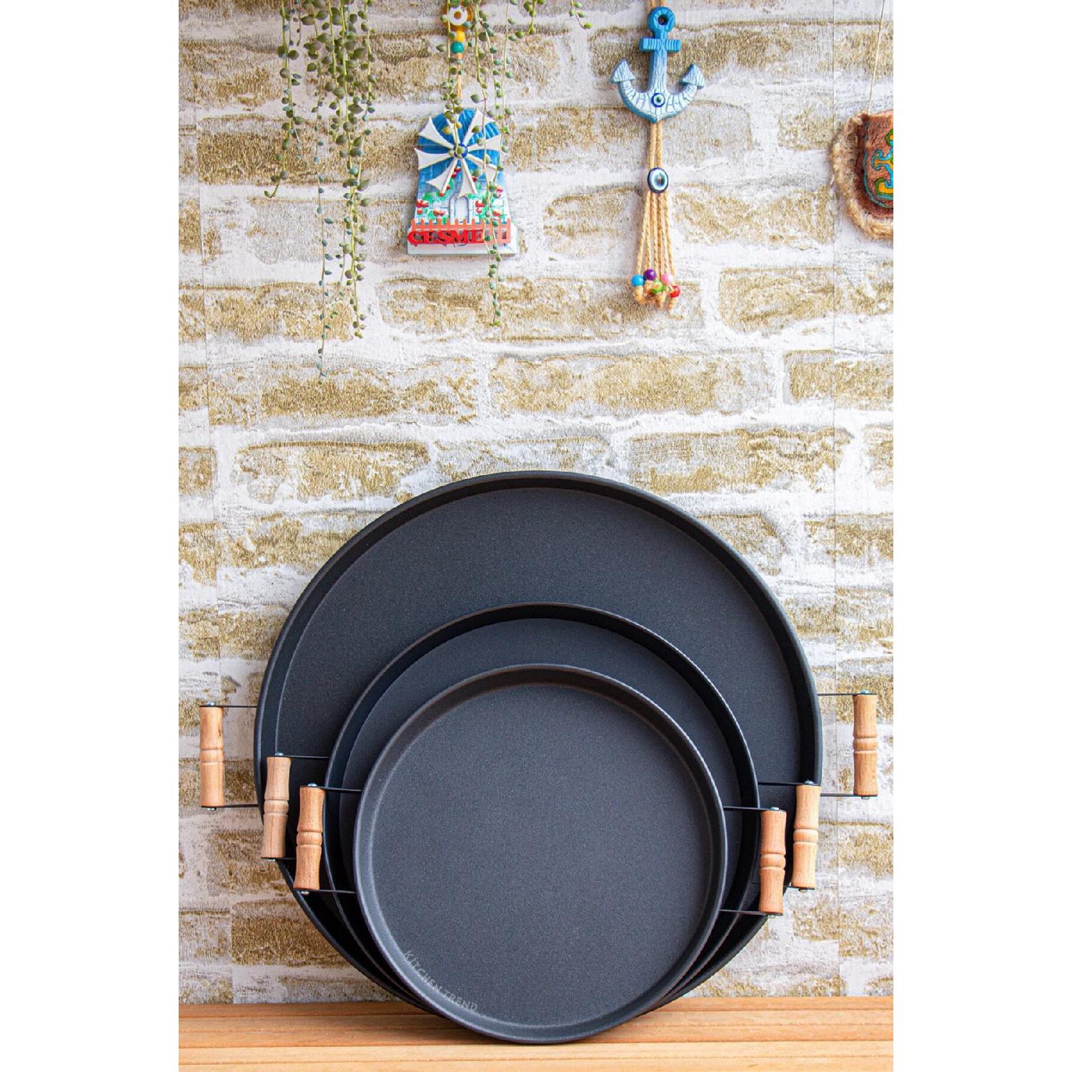 

3 шт., черный(45,37,30) Черный металлический поднос с деревянной ручкой. Набор презентационных подносов для чая.