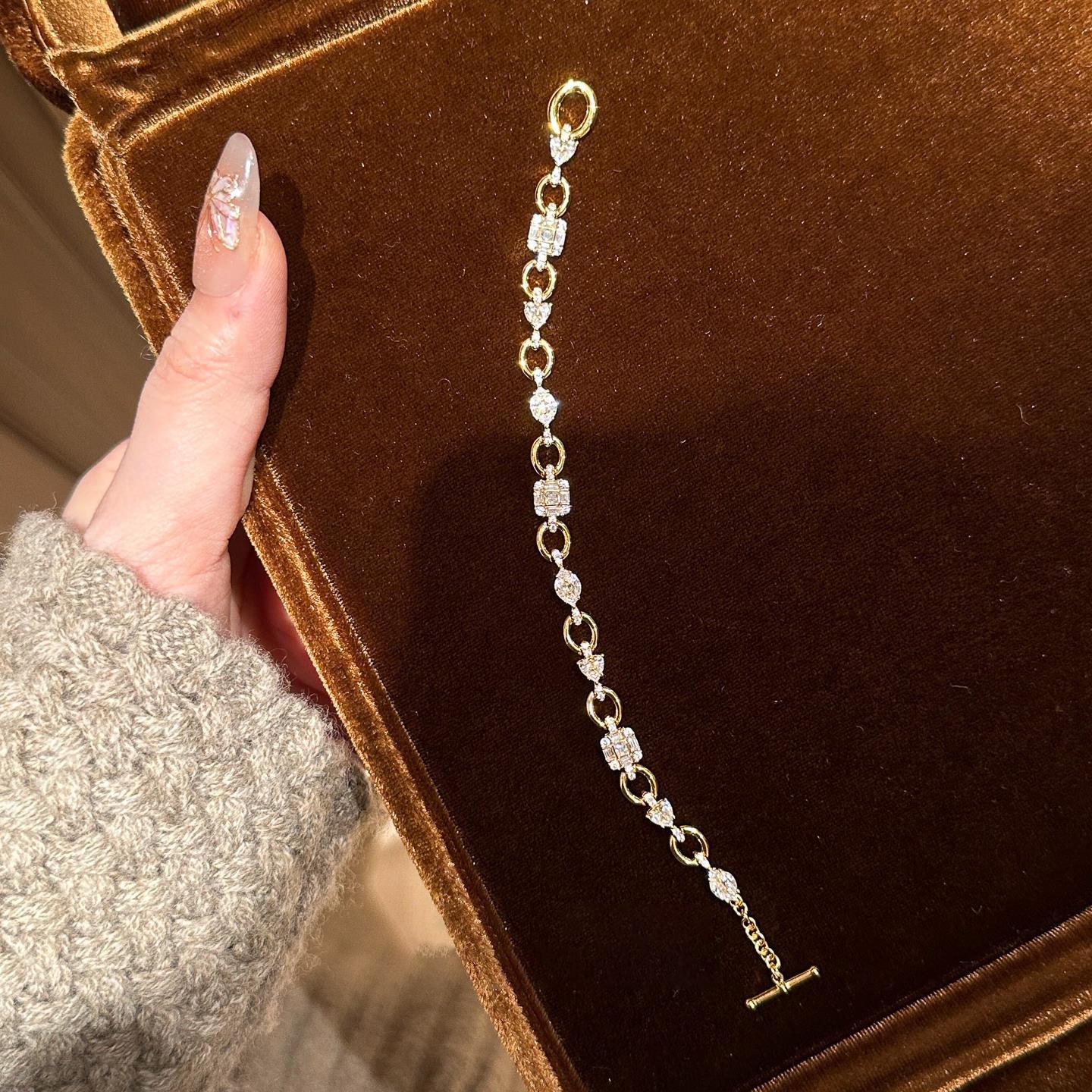 

Retro diamond inlay daily light luxury style bracelets for women exquisite and high-end chain bracelet banquet gift 17-20cm золотий