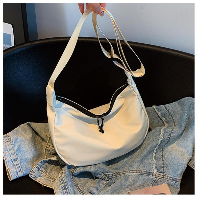 Bag women's new spring and summer tide large-capacity messenger bag casual and lightweight Oxford cloth simple dumpling bag