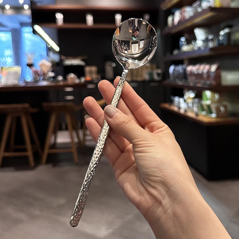 Rostfritt stål Stort huvud Runt sked Nät Röd Gyllene middag Långt handtag omrörande dessertskedar för kökstillbehör Prylar