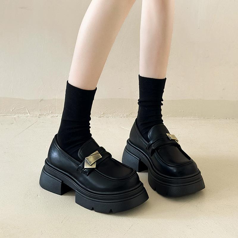Zapatos pequeños de plataforma negros estilo británico de cuero para mujer 2025 primavera y otoño nuevos retro Mary Jane mocasines de un pedal zapatos sencillos